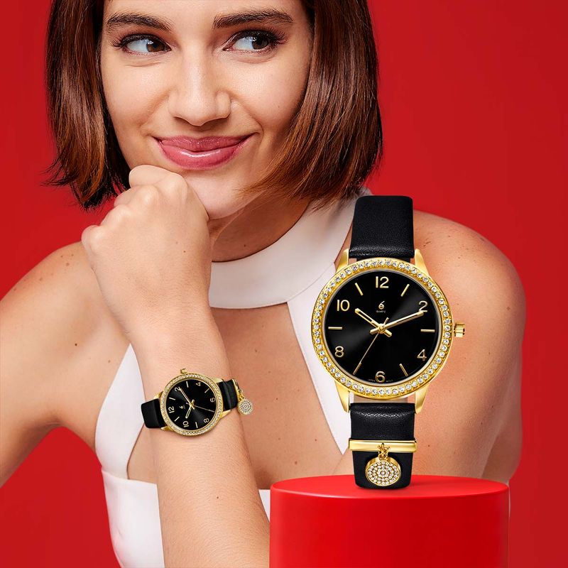 Modelo-mujer-con-reloj