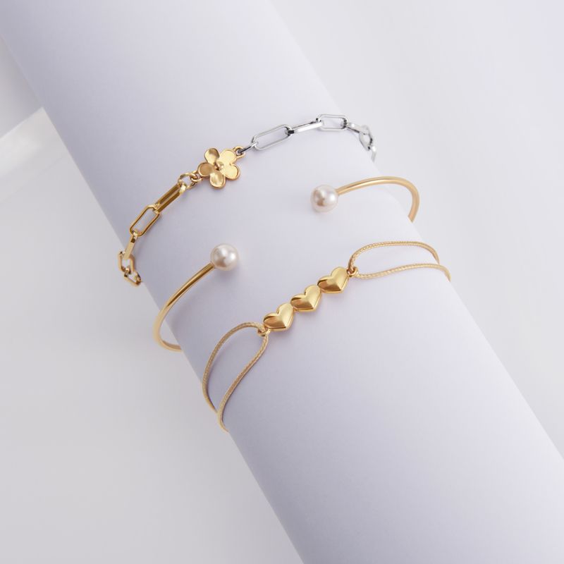 Set-de-3-pulseras-para-mujer-en-tonos-dorados-perfectas-para-usar-en-el-dia-a-dia.