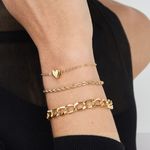 Set-de-3-pulseras-doradas-de-uso-diario-y-casual-para-usar-juntas-o-por-separado.