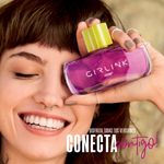 mujer-con-perfume-floral