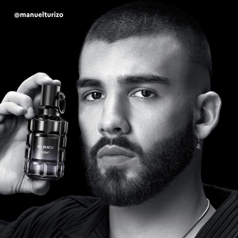 manuel-turizo-usando-perfume-all-black